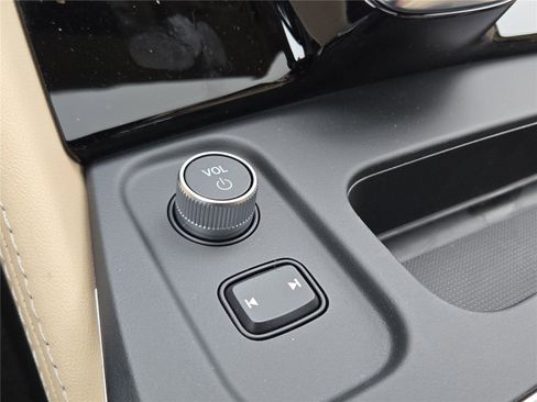 New 2026 Acura MDX w/Advance image 9