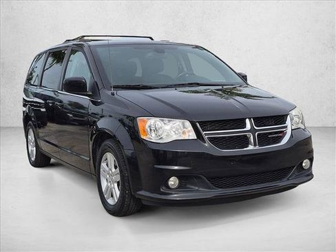 Used 2019 Dodge Grand Caravan SXT FWD image 3