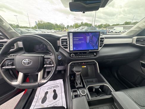 Used 2024 Toyota Tundra Limited AWD/4WD image 19