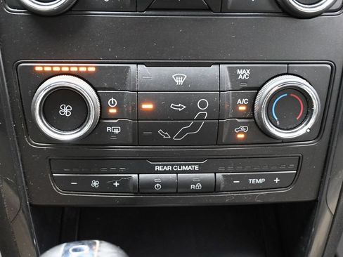 Used 2019 Ford Explorer 4WD w/ Class II Trailer Tow Package image 17