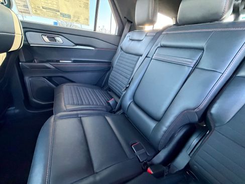 New 2026 Ford Explorer ST-Line w/ ST-Line Street Pack AWD/4WD image 19