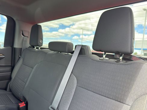 Used 2022 Chevrolet Silverado 1500 LT AWD/4WD image 34