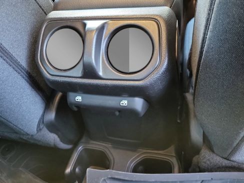 Certified 2025 Jeep Gladiator Sport image 19