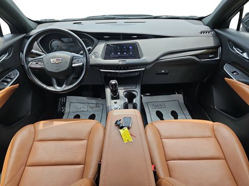 Used 2023 Cadillac XT4 Premium Luxury FWD image 10