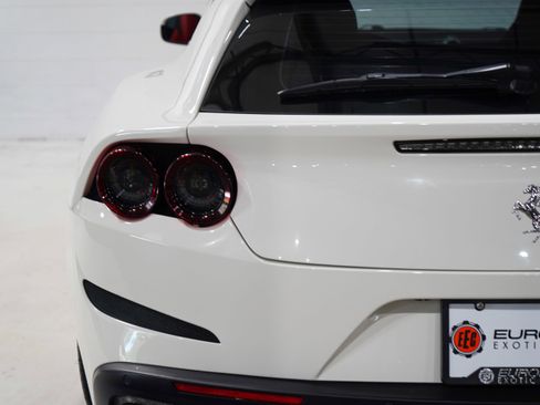 Used 2018 Ferrari GTC4Lusso T RWD image 38