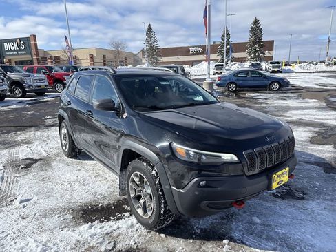 Used 2019 Jeep Cherokee Trailhawk w/ Comfort & Convenience Group image 4