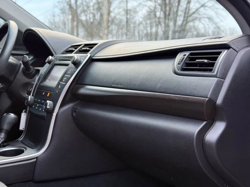 Used 2017 Toyota Camry LE image 34