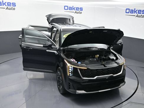 Certified 2025 Kia Sorento S AWD/4WD image 45