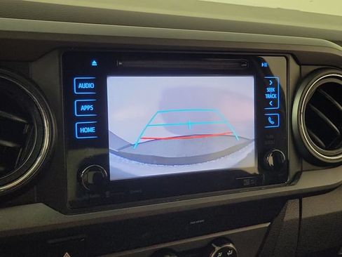 Used 2019 Toyota Tacoma TRD Off-Road AWD/4WD image 29