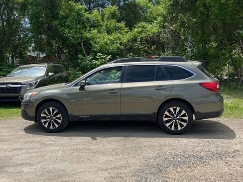 Used 2015 Subaru Outback 2.5i Limited AWD/4WD image 3