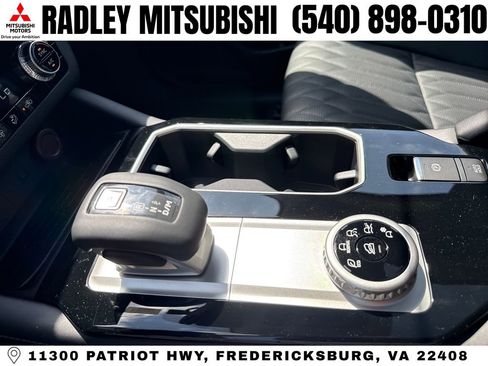 New 2026 Mitsubishi Outlander SEL image 11