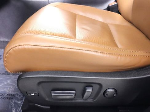 Used 2019 Toyota Highlander Limited AWD/4WD image 33