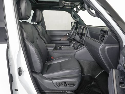 Used 2024 Lexus GX 550 image 10