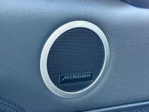 Used 2020 Land Rover Discovery HSE image 19