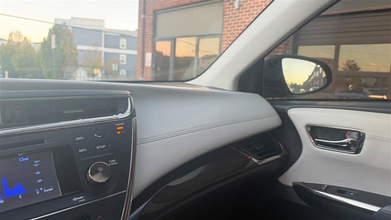 Used 2014 Toyota Avalon XLE Touring FWD image 32