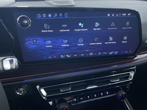 New 2026 Chevrolet Traverse RS w/ LPO, Floor Liner Package image 5