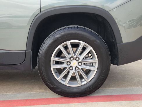 Used 2023 Chevrolet Traverse LT FWD image 31