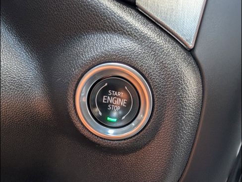Used 2022 GMC Sierra 1500 SLT w/ SLT Convenience Package AWD/4WD image 13