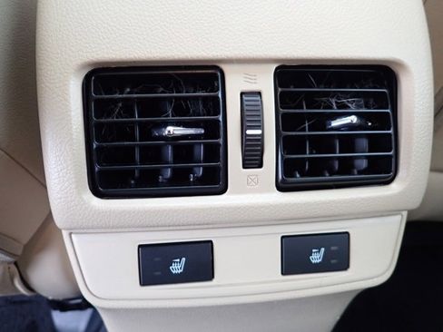 Used 2017 Subaru Outback 2.5i Limited image 11