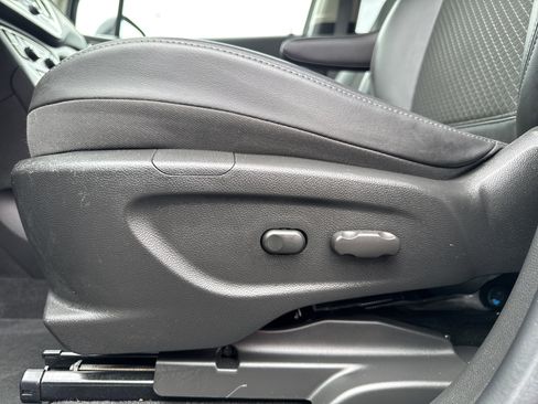 Used 2021 Buick Encore Preferred w/ Safety Package II FWD image 19