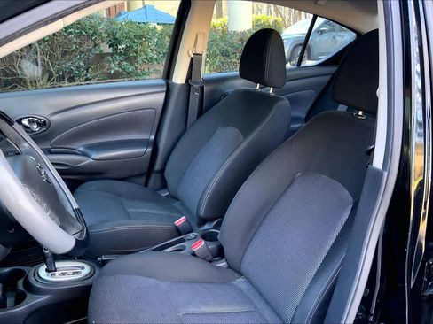 Used 2019 Nissan Versa SV image 7