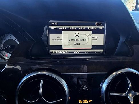 Used 2013 Mercedes-Benz GLK 350 4MATIC image 25