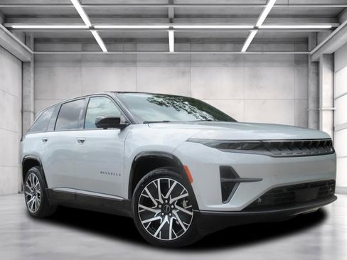 Used 2025 Jeep Wagoneer S Limited image 1