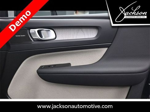 New 2025 Volvo XC40 B5 Ultra image 26