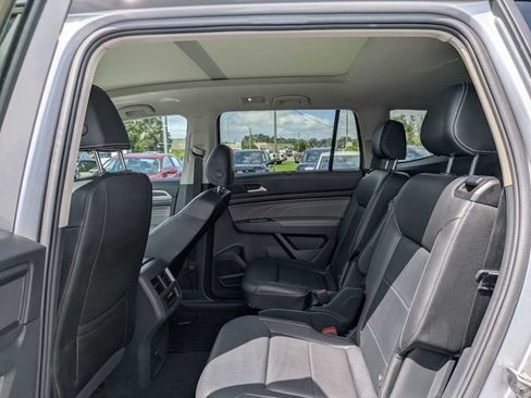 Used 2023 Volkswagen Atlas SE w/ Panoramic Sunroof Package FWD image 14
