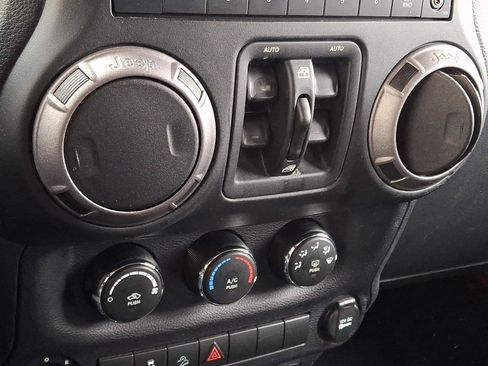 Used 2015 Jeep Wrangler Unlimited Sport w/ Quick Order Package 24S image 15