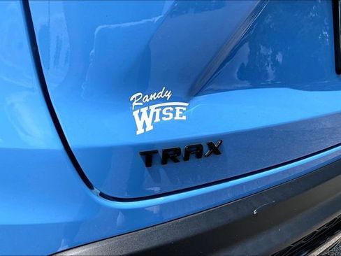 Used 2024 Chevrolet Trax RS w/ Sunroof Package FWD image 8