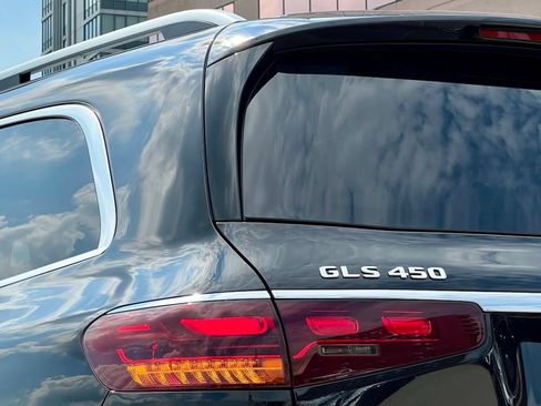 Certified 2026 Mercedes-Benz GLS 450 4MATIC image 9