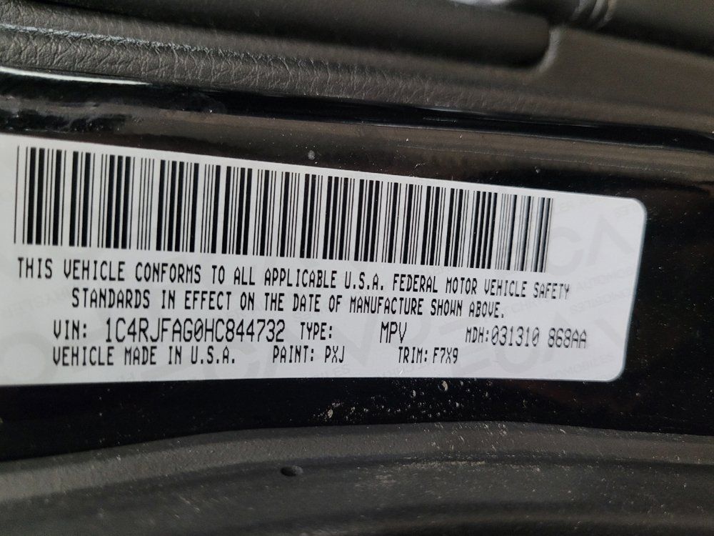 Used 2017 Jeep Grand Cherokee Laredo w/ Quick Order Package 23E AWD/4WD image 33
