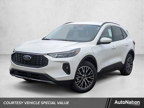 Used 2024 Ford Escape SE image 1