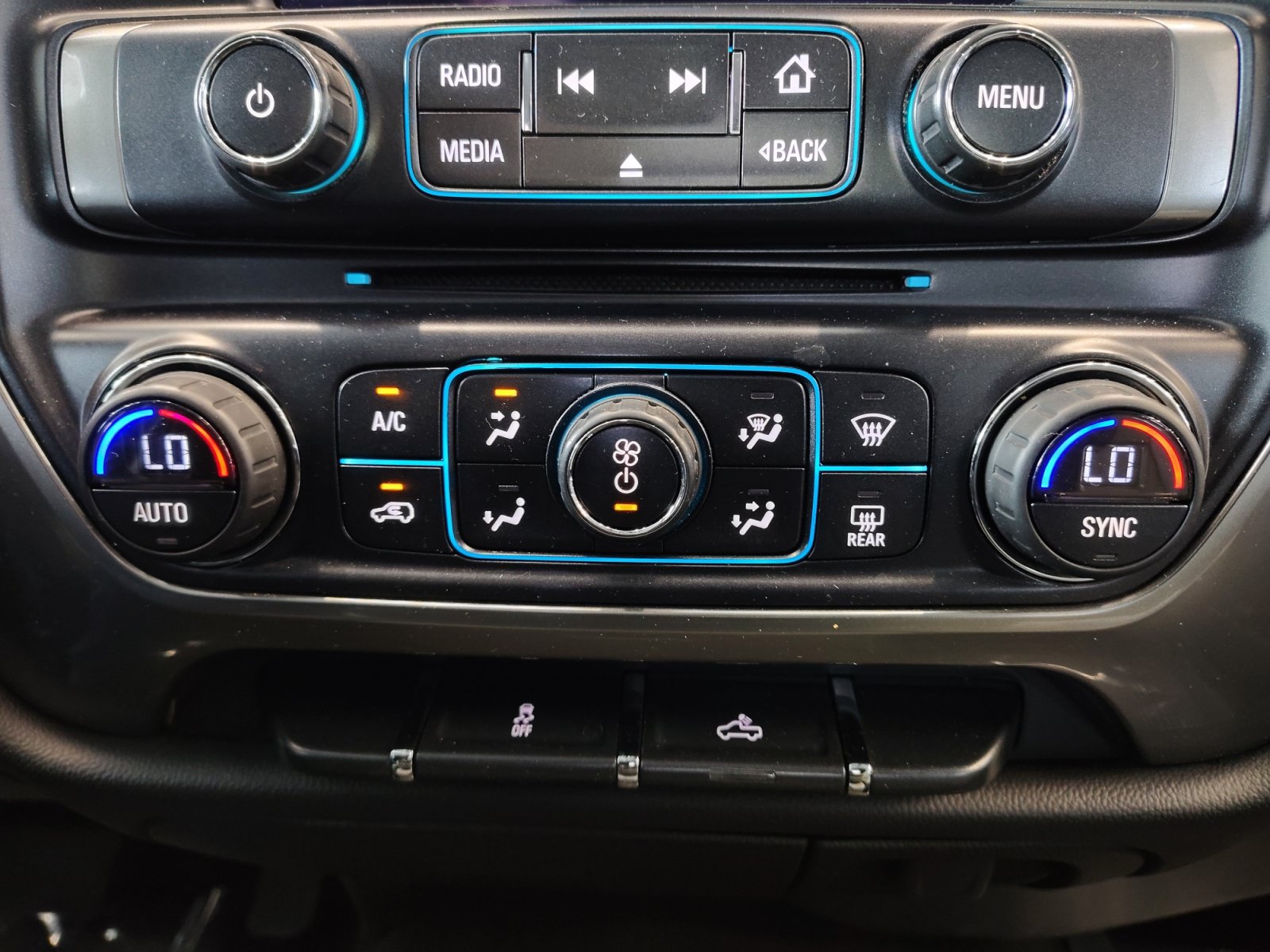 Used 2015 Chevrolet Silverado 1500 LT w/ All Star Edition AWD/4WD image 17