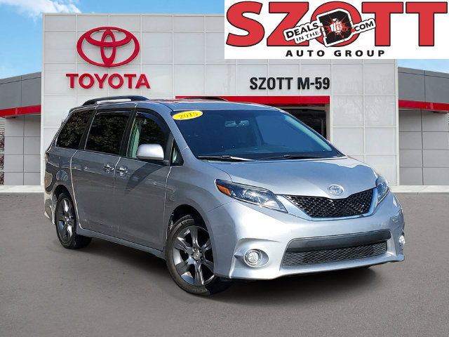 Used 2015 Toyota Sienna SE FWD image 1