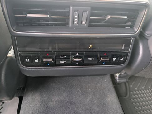 Certified 2025 Lexus LX 600 4WD w/ Appearance Package image 17