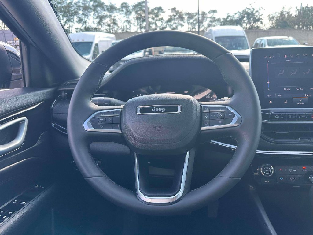 Used 2026 Jeep Compass Limited AWD/4WD image 14