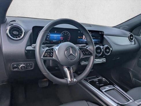 Certified 2025 Mercedes-Benz GLA 250 image 10