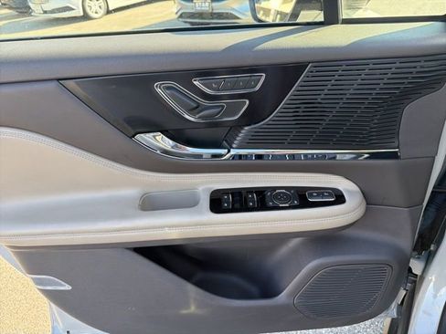 Used 2022 Lincoln Corsair Grand Touring w/ Towing Package image 12