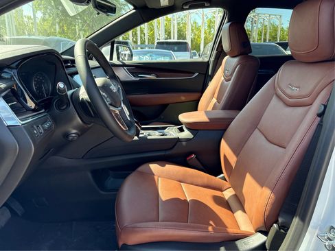 New 2026 Cadillac XT5 Premium Luxury FWD image 9