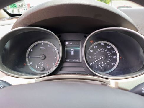 Used 2017 Hyundai Santa Fe Sport FWD image 11