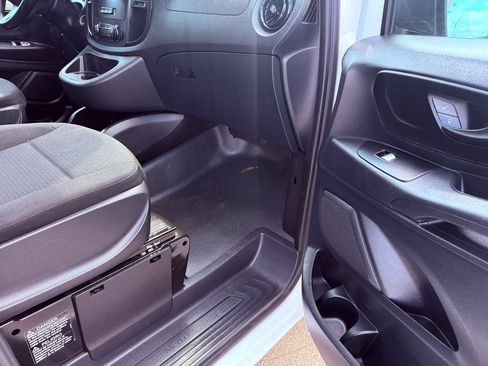 Used 2022 Mercedes-Benz Metris image 20
