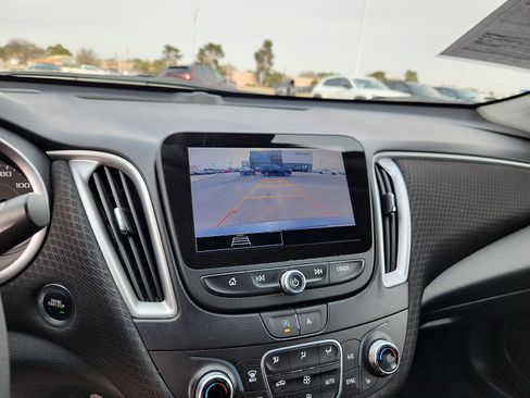 Used 2023 Chevrolet Malibu LT image 18