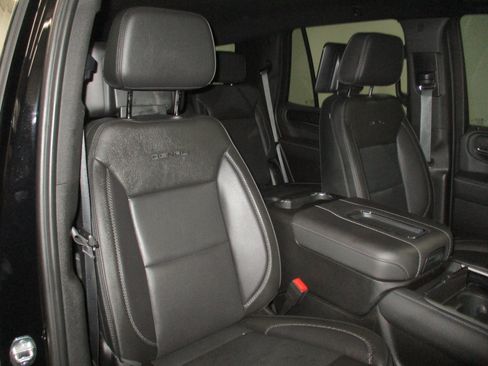 Certified 2024 GMC Yukon Denali w/ Advanced Technology Package AWD/4WD image 16