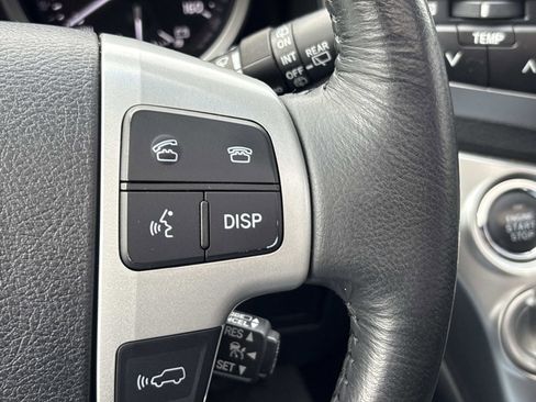 Used 2015 Toyota Land Cruiser image 20