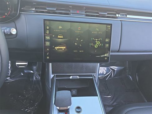 Certified 2024 Land Rover Range Rover Long Wheelbase Autobiography image 21