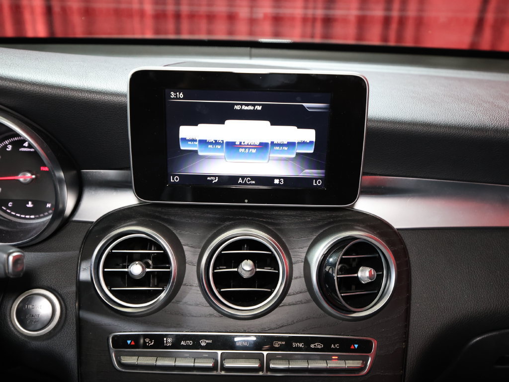 Used 2018 Mercedes-Benz GLC 300 w/ Premium Package image 18