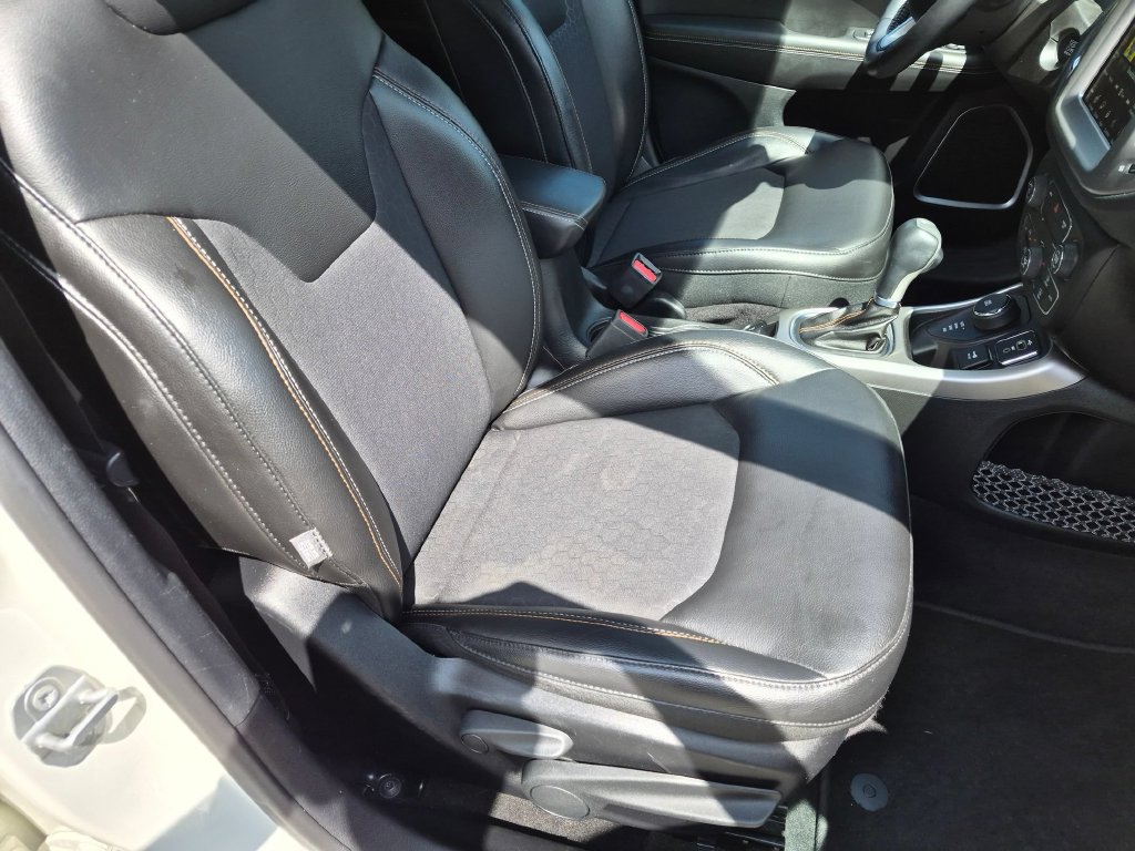 Used 2018 Jeep Compass Latitude w/ Popular Equipment Group AWD/4WD image 25