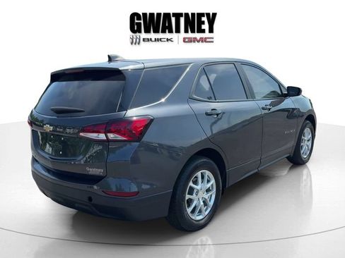 Used 2022 Chevrolet Equinox LS w/ LS Convenience Package FWD image 5